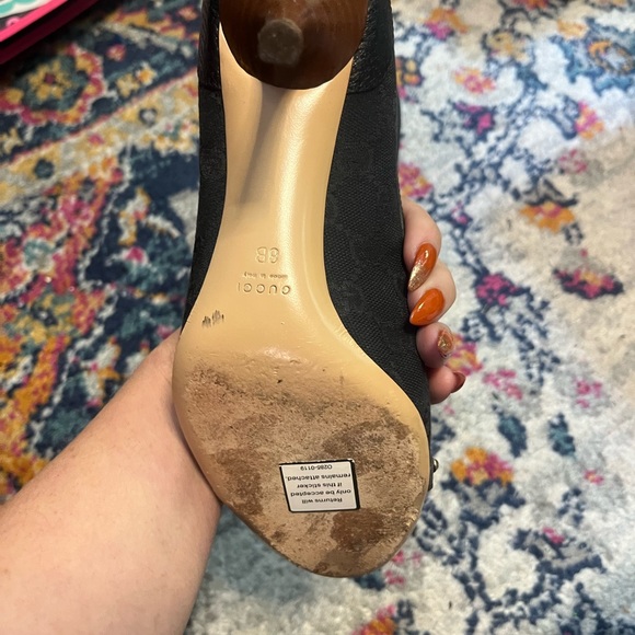 Authentic Gucci heels - Picture 4 of 5